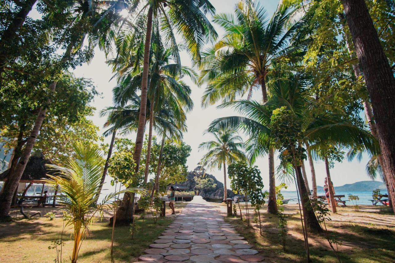 Sangat Island Dive Resort Корон Екстериор снимка