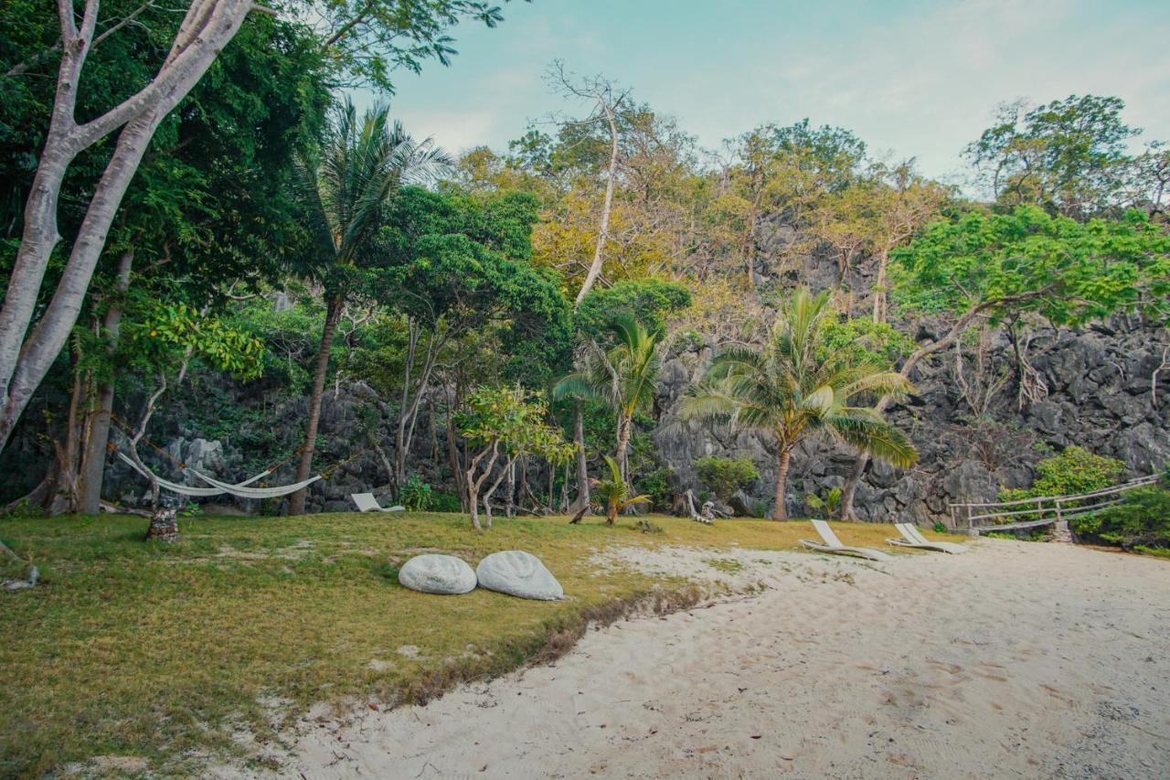 Sangat Island Dive Resort Корон Екстериор снимка