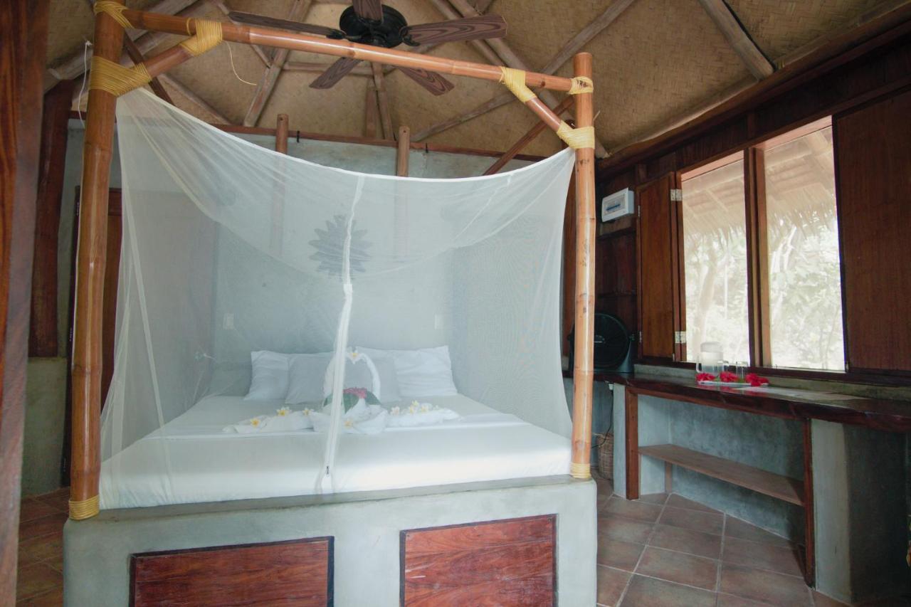Sangat Island Dive Resort Корон Екстериор снимка