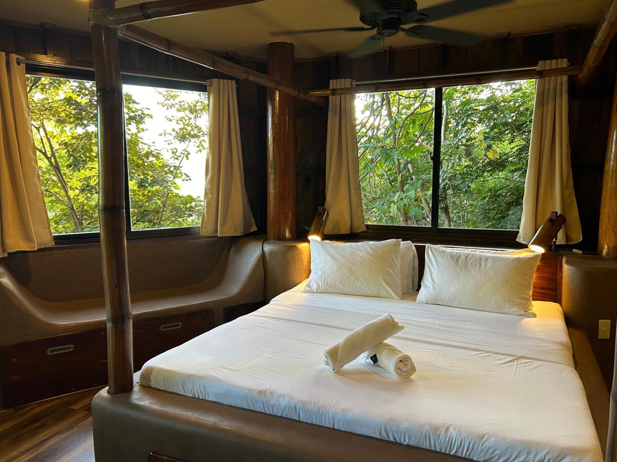 Sangat Island Dive Resort Корон Екстериор снимка