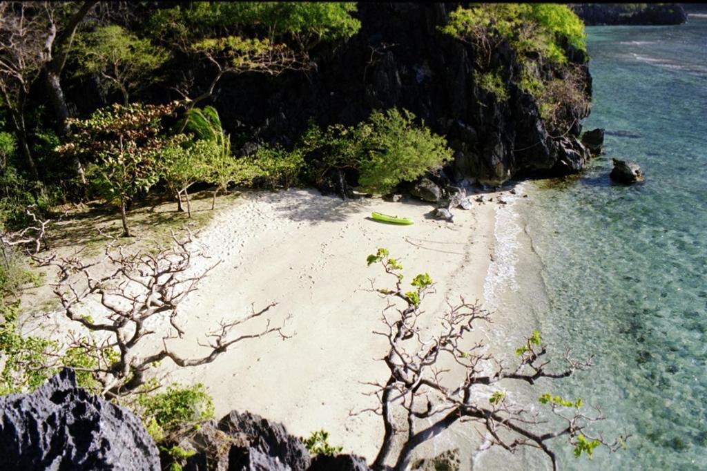 Sangat Island Dive Resort Корон Екстериор снимка
